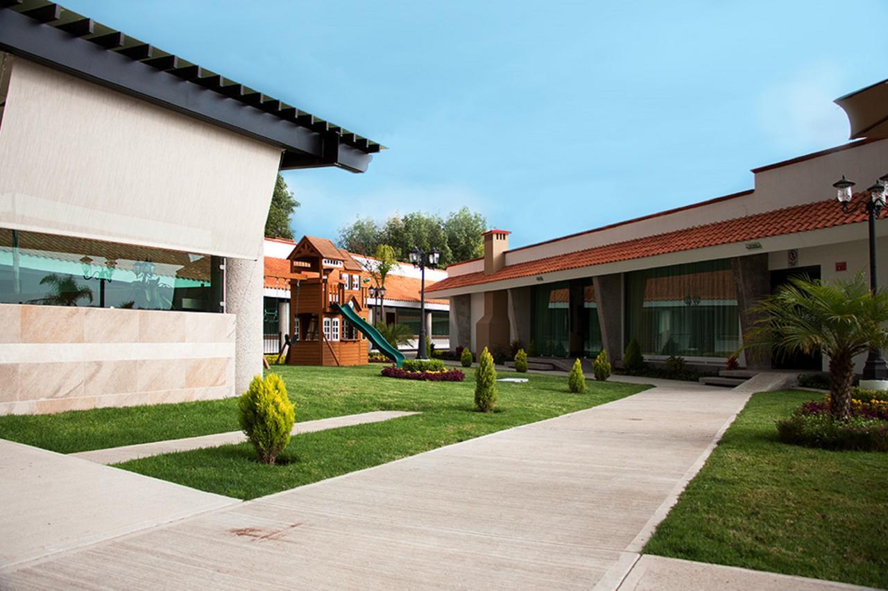 Hotel Ecce Inn & Spa Silao Zewnętrze zdjęcie The school's campus